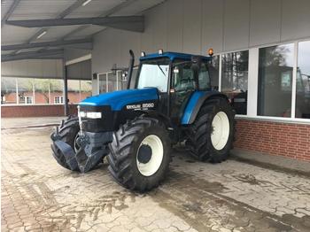 Traktor New Holland 8560: slika 1