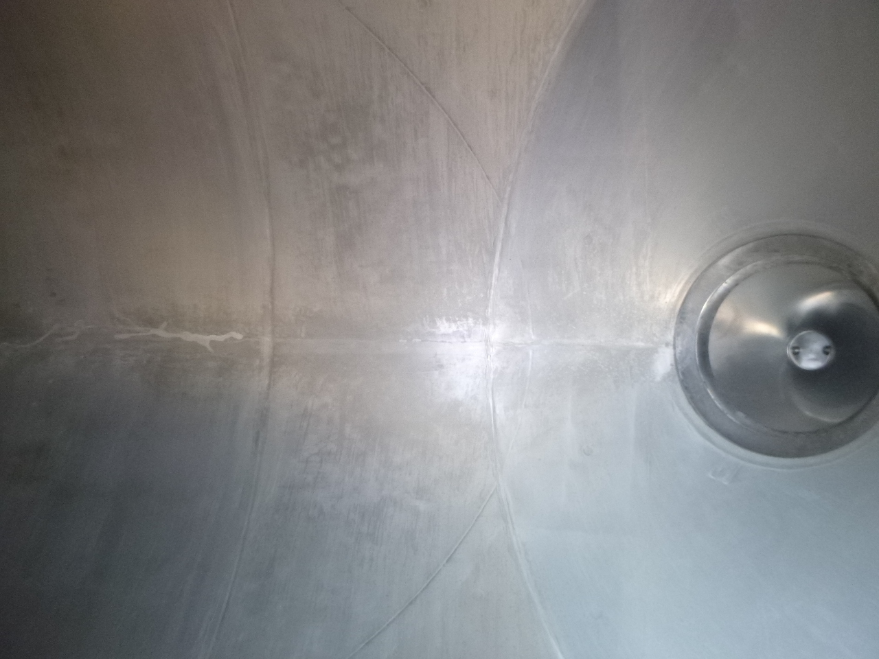 Polprikolica cisterna za transport moke Feldbinder Powder tank alu 63 m3 / 1 comp (tipping): slika 6