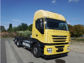 Kontejnerski tovornjak/ Tovornjak z zamenljivim tovoriščem Iveco Stralis AS 260 S 42 - ZF-Intarder - KLIMA - AHK: slika 1