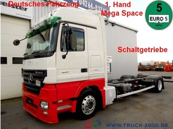 Kontejnerski tovornjak/ Tovornjak z zamenljivim tovoriščem Mercedes-Benz 1841 Actros Mega Space *Schaltgetriebe* Deutsch: slika 1
