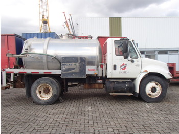 International 4300 4X2 VACUUM TRUCK - Tovornjak cisterna
